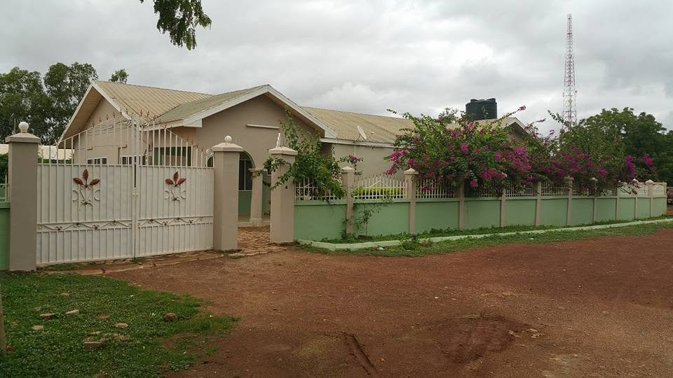 TROPICAL RESORT GUESTHOUSE