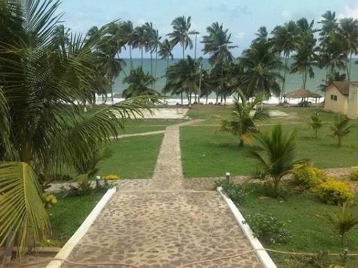 Brenu Beach Lodge