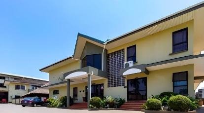 Sunlodge Hotel