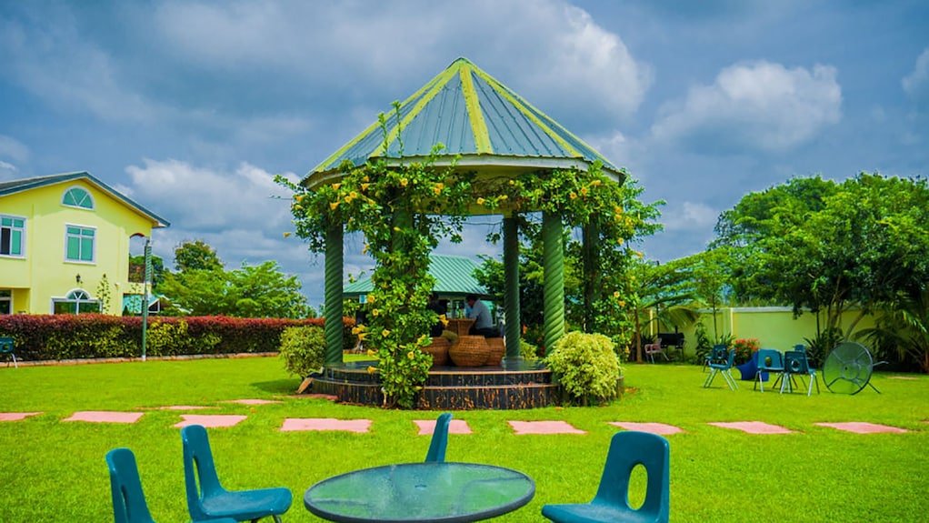 Sheilas Executive Hotel & Lodge