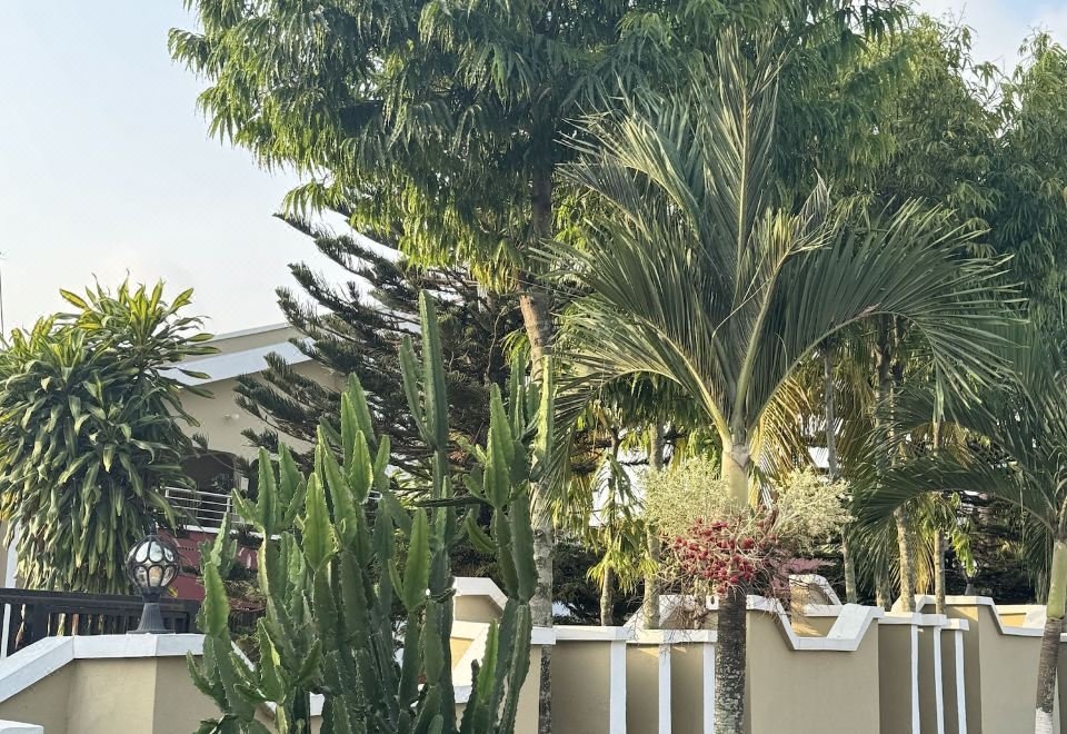 Larosa Executive Guest House