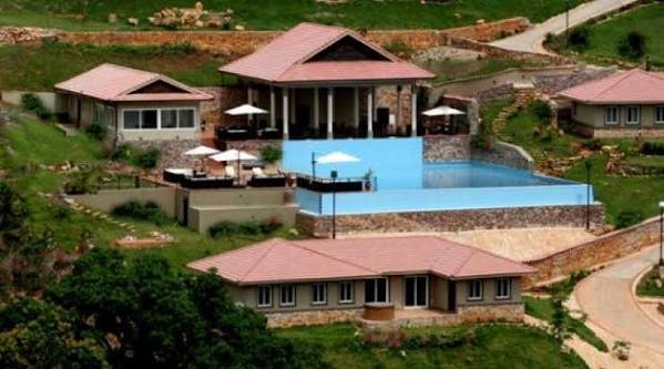 LITTLE ACRE HOTEL