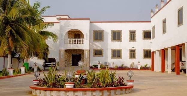 AMUZU HOTEL