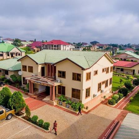 Excelsa Lodge