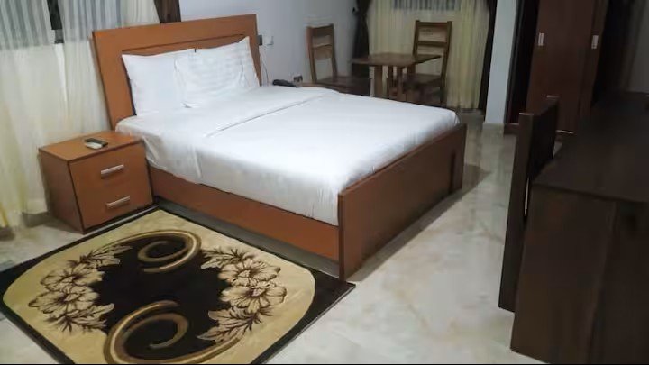 Bassi Hotel