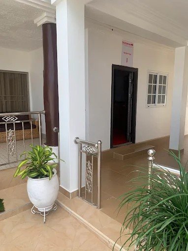 Excellent Roses Lodge