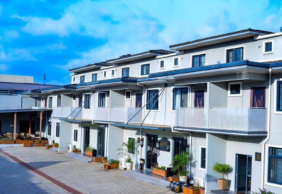 Canwin Hotel