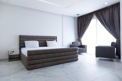 Sky Suites Airport