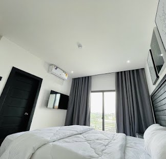 Yaven Heights Hotel