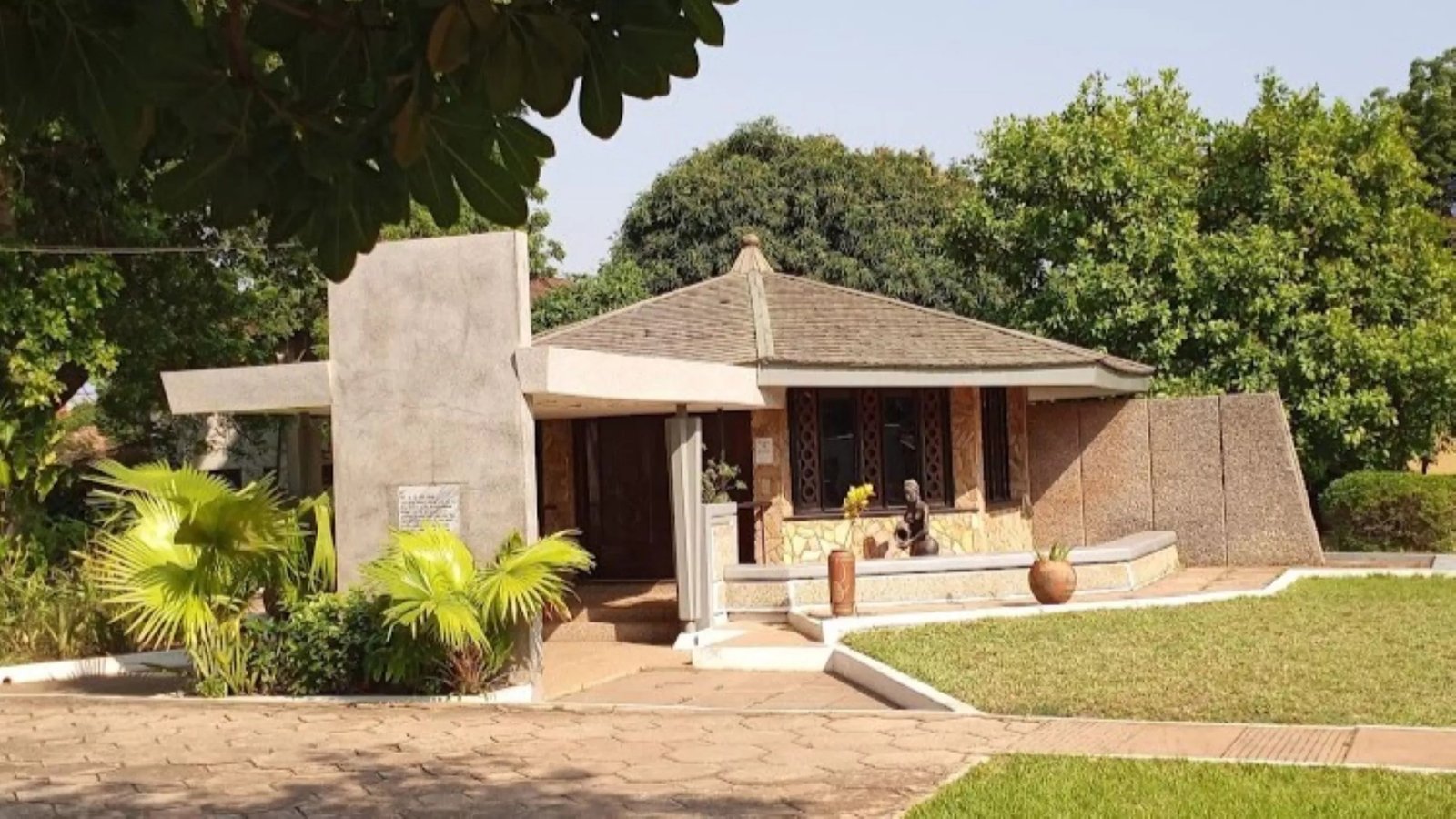 SELI LODGE